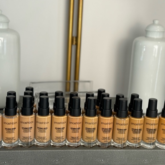 SMASHBOX - STUDIO SKIN 24 HOUR HYDRA FOUNDATION. MANY SHADES AVAIL - Picture 7 of 9